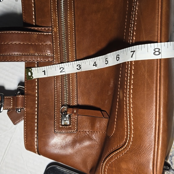 Coach Hamilton - Picture 12 of 12